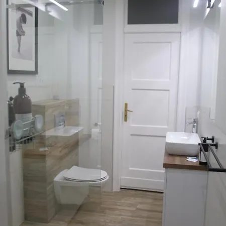 Apartsea 2 *